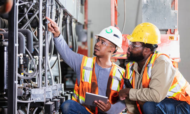 Best Affordable Electrician  in Cresson, TX